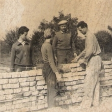 Série fotografií ze stavby kabin v roce 1961